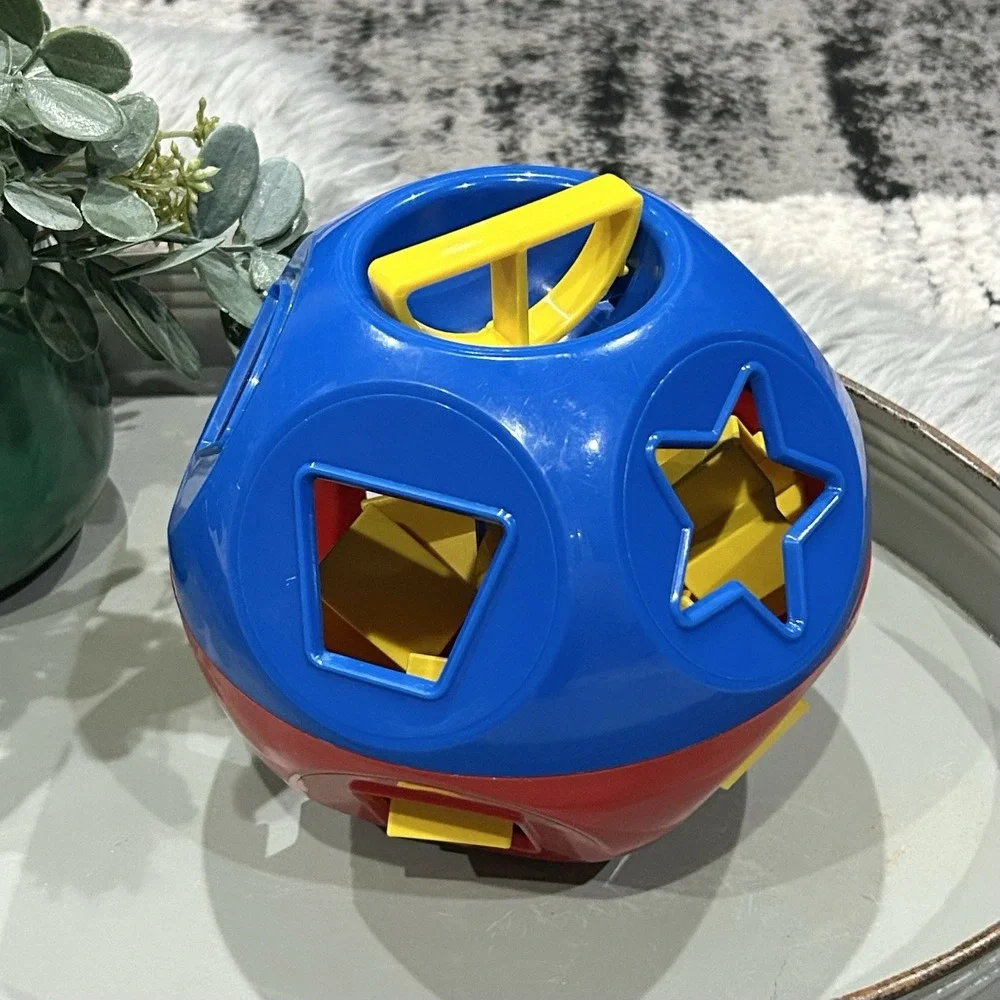 Tupperware Vintage Shape O Ball Classic Toy Sorter with 10 Shapes Blue Red